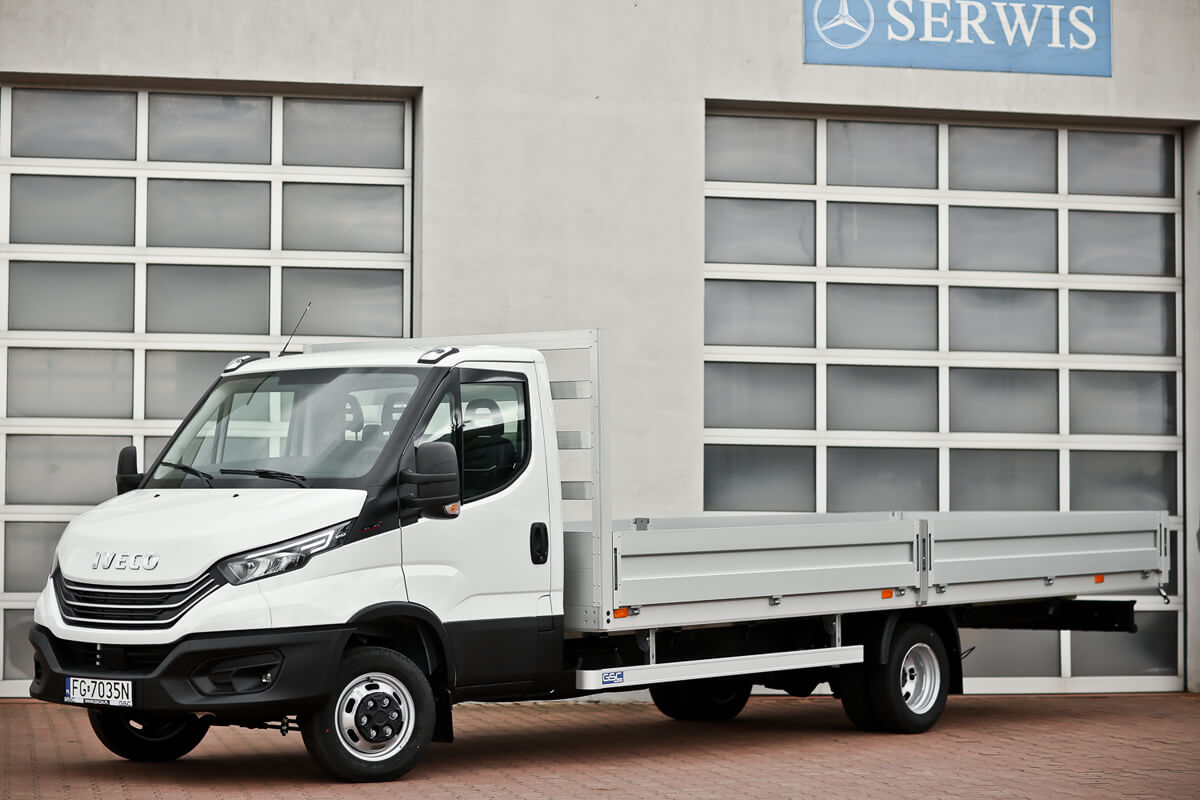 Iveco Daily otwarta skrzynia 6 m